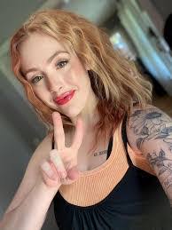 Jessica Tibbs's Instagram, Twitter & Facebook