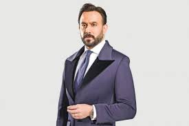 قصي خولي يصدم جمهوره بتغير ملامحه. Ø¨Ø¹Ø¯ Ù†Ø¬Ø§Ø­Ù‡ ÙÙŠ Ø®Ù…Ø³Ø© ÙˆÙ†Øµ Ù‚ØµÙŠ Ø®ÙˆÙ„ÙŠ ÙŠØ®ÙˆØ¶ Ø£ÙˆÙ„Ù‰ ØªØ¬Ø§Ø±Ø¨Ù‡ ÙÙŠ Ø§Ù„Ø³ÙŠÙ†Ù…Ø§ Ø§Ù„Ù…ØµØ±ÙŠØ© Ù…Ø¬Ù„Ø© Ù‡ÙŠ