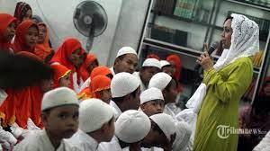 Alasan 10 muharram jadi hari raya anak yatim dan makna. Selain Berpuasa Tasua Dan Asyura Jangan Lewatkan Lebaran Anak Yatim Di 10 Muharram Ini Haditsnya Halaman All Tribunnews Com