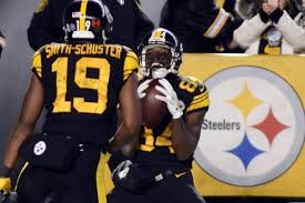 Antonio Brown You Can T Miss This Helmet Catch By The Pittsburgh Steelers Star Pittsburgh Steelers Steelers Antonio Brown