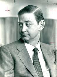 Robert Holmes Ã Court.