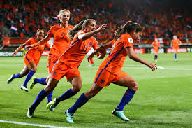 In 2009 debuteerde oranje op een eindtoernooi. Oranje Leeuwinnen Vrouwenvoetbal Voetbal Meisjes Voetbalvrouwen