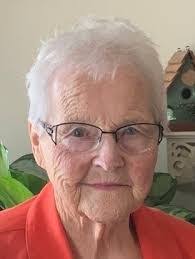 Evelyn Crook's Instagram, Twitter & Facebook