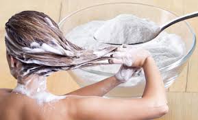 In questo modo si possono registrare diversi aspetti positivi. Arriva Il No Poo Il Bicarbonato Da Usare Al Posto Dello Shampoo Signoresidiventa Com