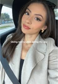 Tia Riche's Instagram, Twitter & Facebook