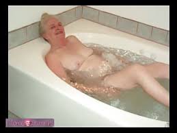 Wir ändern auf 69 und geben sich gegenseitig orales vergnügen. Nackte Frauen Im Schlafzimmer Gratis Deutsche Videos