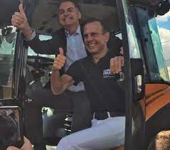 Pdf portfolio and cv upon request. Doria Para Bolsonaro E Muito Amor Pela Minha Calca Apertada Dlnews
