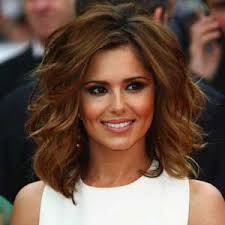 Elle débute sa carrière comme danseuse pour la télévision, et fait des compétitions de chant, avant de devenir membre du girlsband. Cheryl Cole Wiki Affair Married Age Height Net Worth