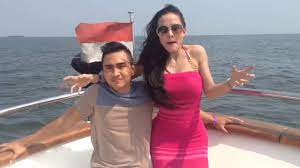 Umur 35 tahun) adalah seorang model dan aktris indonesia. Cynthiara Alona Berlibur Bersama Pria Barunya Youtube
