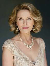 Oh my pen, write a description of my beloved and tell her what you want Oh  my pen, scatter the ink and get out of the deaf isolation. Whisper and  flirt with