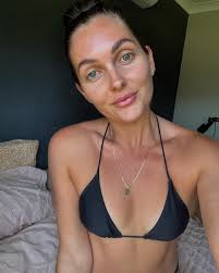 Nichole Wood's Instagram, Twitter & Facebook