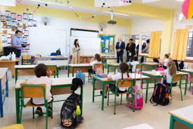 Μαζί χτίζουμε το μέλλον» που αποτελεί μία πρωτοβουλία του. Epistrofh Sto Sxoleio Eikones Me Ma8htes Se Ta3eis Epeita Apo 2 Mhnes