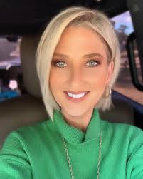 I've been waiting to introduce myself, as life has been crazy! I am now  ready for clients! My name is Christi and am a Realtor with Solid Rock  Realtors. Besides realty, I