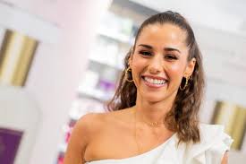 Seit ihrer trennung von pietro lombardi sorgt sarah beinahe täglich für neue schlagzeilen. Im Augenblick Sarah Lombardi Sendet Sommer Grusse Musik Westfalische Nachrichten