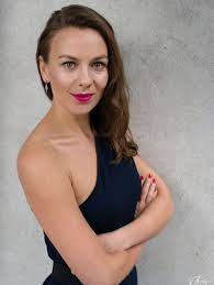 September, um 19.30 uhr, im volkshaus kindberg statt. Tanze Tango Mit Mir Tv Movie 2020 Crew United