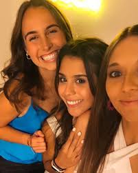 🌼🥂⚾️🕺🏻🐶📊