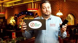 From porn-free to phone-free zones, restaurants look to curb tech concerns  | Restaurant Dive