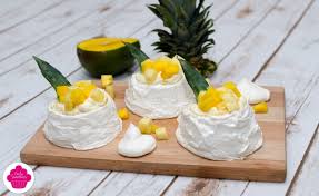 Mini Pavlova A La Mangue Et A L Ananas Inspiree De La Recette De Christophe Michalak Bataille Food 31 Recette Christophe Michalak Pavlova Pavlova Michalak