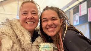 Chelsea Dutton's Instagram, Twitter & Facebook