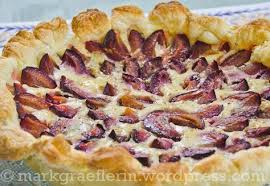 Sonntags Cafe Schnelle Blatterteig Zwetschgen Tarte Zwetschgen Tarte Lebensmittel Essen Und Zwetschgen