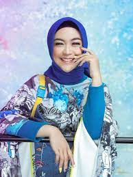 Dua kakak ria ricis, shindy dan oki setiana dewi mengungkapkan kriteria calon suami idaman sang adik. Ria Ricis Belum Tahu Ayahnya Meninggal Dunia Showbiz Liputan6 Com