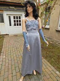 Du hast dich mit deinen freundinnen beraten und die form, länge und farbe der. Brautkleid Farben Von Meisterhand Farberei Holtmann Wittingen