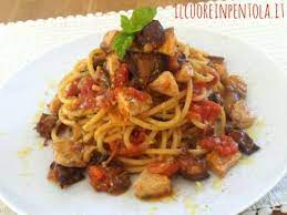 Si tratta di un piatto saporito, che sa di mare e che sa di sicilia. Ricetta Del Giorno Spaghetti Pesce Spada E Melanzane Live Sicilia