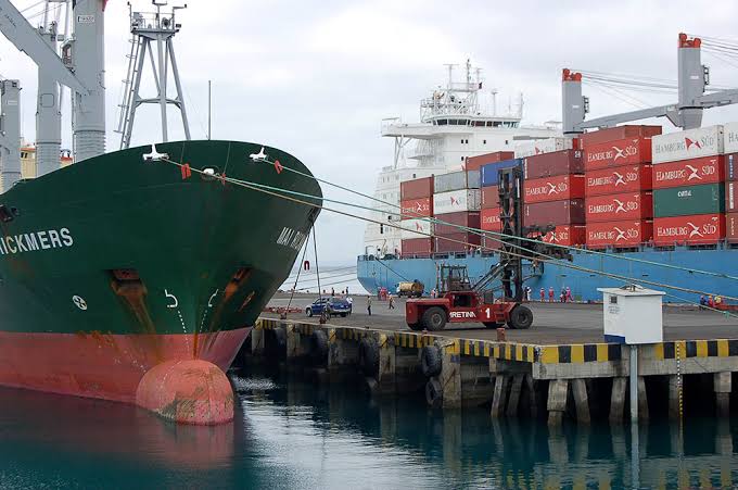 La balanza comercial de mayo registró un superávit de USD3.500 millones -  ENREDACCIÓN - Córdoba - Argentina
