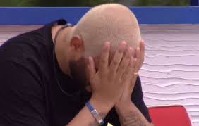 The best gifs for projota. Bbb21 Projota Cai No Choro Ao Lembrar De Aniversario De Filha Ofuxico