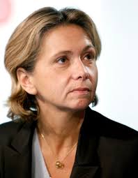 Learn more about valerie pecresse and get the latest valerie pecresse articles and information. Cecile Duflot Accuse Valerie Pecresse De Rabaisser Les Femmes Elle