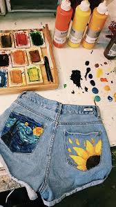 Mega Die Coole Idee L Kurze Jeans Mit Sommermotiven Verschonern L Flower Power L Hippie Look L Mode Hack Painted Clothes Diy Fashion Art Clothes
