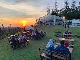 Kali ni, tok nak kongsikan 5 tempat makan menarik di sepang yang korang boleh singgah. Hilltop Cuisine Kota Warisan Port Makan Baru Di Sepang Pakej Sunset View Blog Sihatimerahjambu