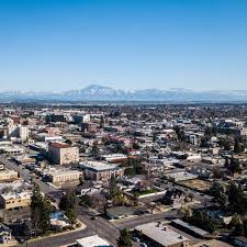 How many people live in bakersfield, ca? Bakersfield Downtown Real Estate Can It Become A California Boom Town Curbed
