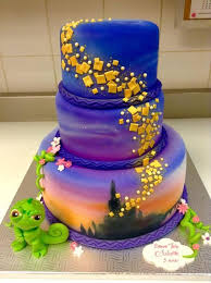 23 Gateaux De Fetes Disney Incroyables Amazingcakes La Fete Des Lumieres Dans Raiponce Avec Pascal Le Cameleon En 2020 Gateau Fete Fetes Disney Gateaux A Theme