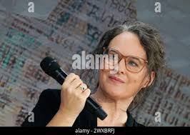 Nicole Seifert's Instagram, Twitter & Facebook