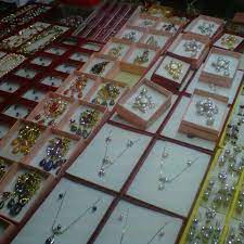 Kali ni papa honey pergi ke pasar malam kampung air kota kinabalu. Pasar Malam Kampung Air Marche Aux Puces