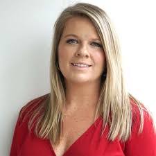 Mara Pratt's Instagram, Twitter & Facebook