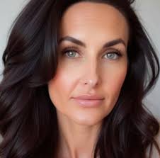 Hi everyone!! I wanted to introduce myself🥰 My name is Danielle Welsh and  I'm a local real estate agent in the Triangle! I'm originally from Boone,  NC and I've called Raleigh home