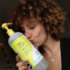 5 Tips To Add Shine To Wavy Hair Without Weighing It Down Naturallycurly Com