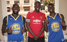 The return of the swede on teammate lukaku, while it also raises questions about where paul pogba, anthony martial and. Lukaku And Pogba Swap Shirts With Nba S Draymond Green Daily Mail Online