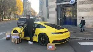 36 31 (numéro non surtaxé). Une Porsche Jaune Aux Couleurs De La Poste Fait Le Buzz En Centre Ville De Lille