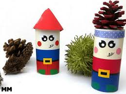 Alles, was sie benötigen, sind ein paar einfache materialien, einschließlich papier. Zwerge Mit Klopapierrollen Basteln Monstamoons