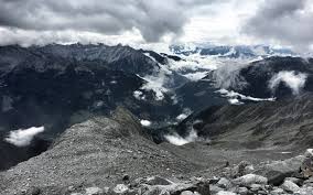 Das ahrntal, auch kurz ahrn genannt, ist das rund 35 kilometer lange tal des oberlaufs der ahr in südtirol. Schwarzensteinhutte Schwarzensteinhutte Tauferer Ahrntal Schutzhutte Sudtirol Zillertaler Alpen