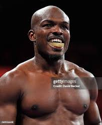 31 Timothy Bradley Jr V Diego Chaves Photos & High Res Pictures