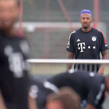 Viele schwarze fußballer haben über die letzten ereignisse gesprochen. Boateng Muss Vor Gericht Vorwurf Der Korperverletzung Mutter Seiner Kinder Mit Einem Kerzenhalter Beworfen Fc Bayern