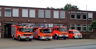 Jun 05, 2021 · weil im bereich zwischen leezen und bad segeberg die fahrbahn der autobahn 21 in beiden richtungen erneuert wird, müssen einige autofahrer von heute an umwege in kauf nehmen. Feuerwehren In Kiel Einsatzkraefte In Kiel Das Online Magazin Aus Kiel