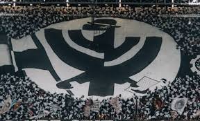 Eintracht frankfurt choreo der ultras (nordwestkurve) #eintracht #sge #bundesliga. Felix Tamsut On Twitter On The Right Hand Side The Droogs Logo Again Hat And Eyelashes As Well As Sge S And Of Course Ultras Frankfurt 97 S 12 15 Https T Co Rf2qpodjlu