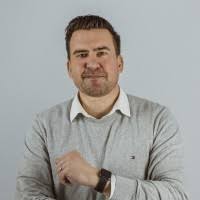 100+ "Nierhoff" profiles