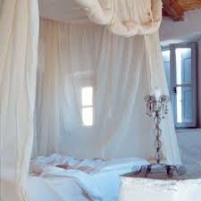 Choisir La Toile A Beurre Pour Un Baldaquin Lit Baldaquin Baldaquin Moustiquaire
