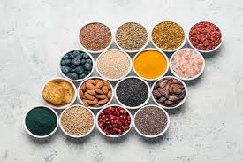 I semi più ricchi di proteine sono quelli di chia, di canapa, di zucca e di girasole. Quali Sono I Superfood Piu Ricchi Di Proteine Superfood Store